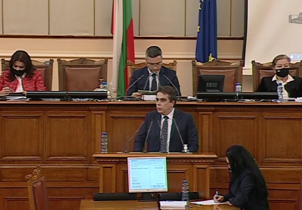 Депутатите приеха на първо четене и държавния бюджет след близо 6 часа дебати