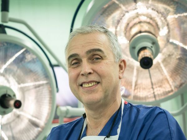 Проф. Никола Владов – началник на Клиниката по чернодробно-панкреатична хирургия
