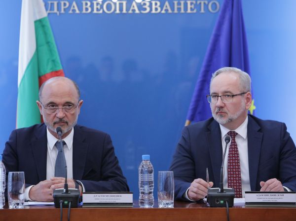 Д-р Меджидиев: България и Полша са единодушни да не подписваме нов договор с ЕК за ваксините (Обновена)