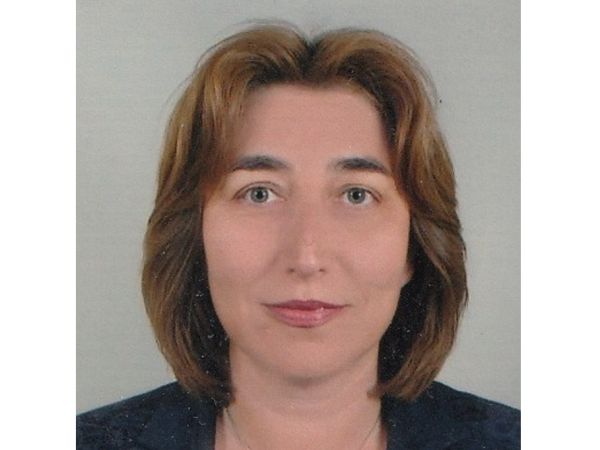 Д-р Семра Изетова е новият заместник-директор по административната дейност на