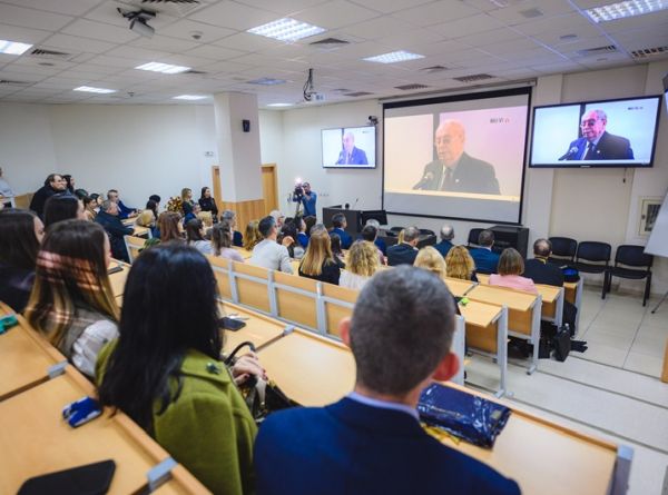 Със стилно тържество Университетският медико дентален център отбеляза 10 години