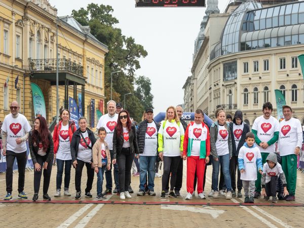 Трансплантирани и поддръжници на каузата казаха ,,Да! За живот!” с участие в Уиз еър София маратон 2024